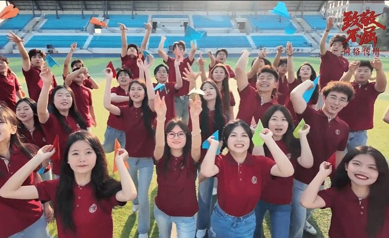 致敬不屈 | 民大青年学子共唱《不屈》  弘扬伟大抗战精神